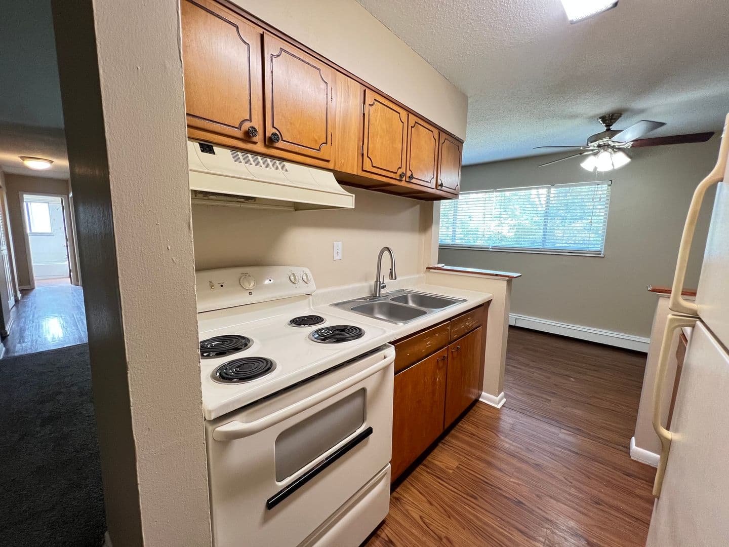 Urbandale Apartment: 7715 Hickman Road