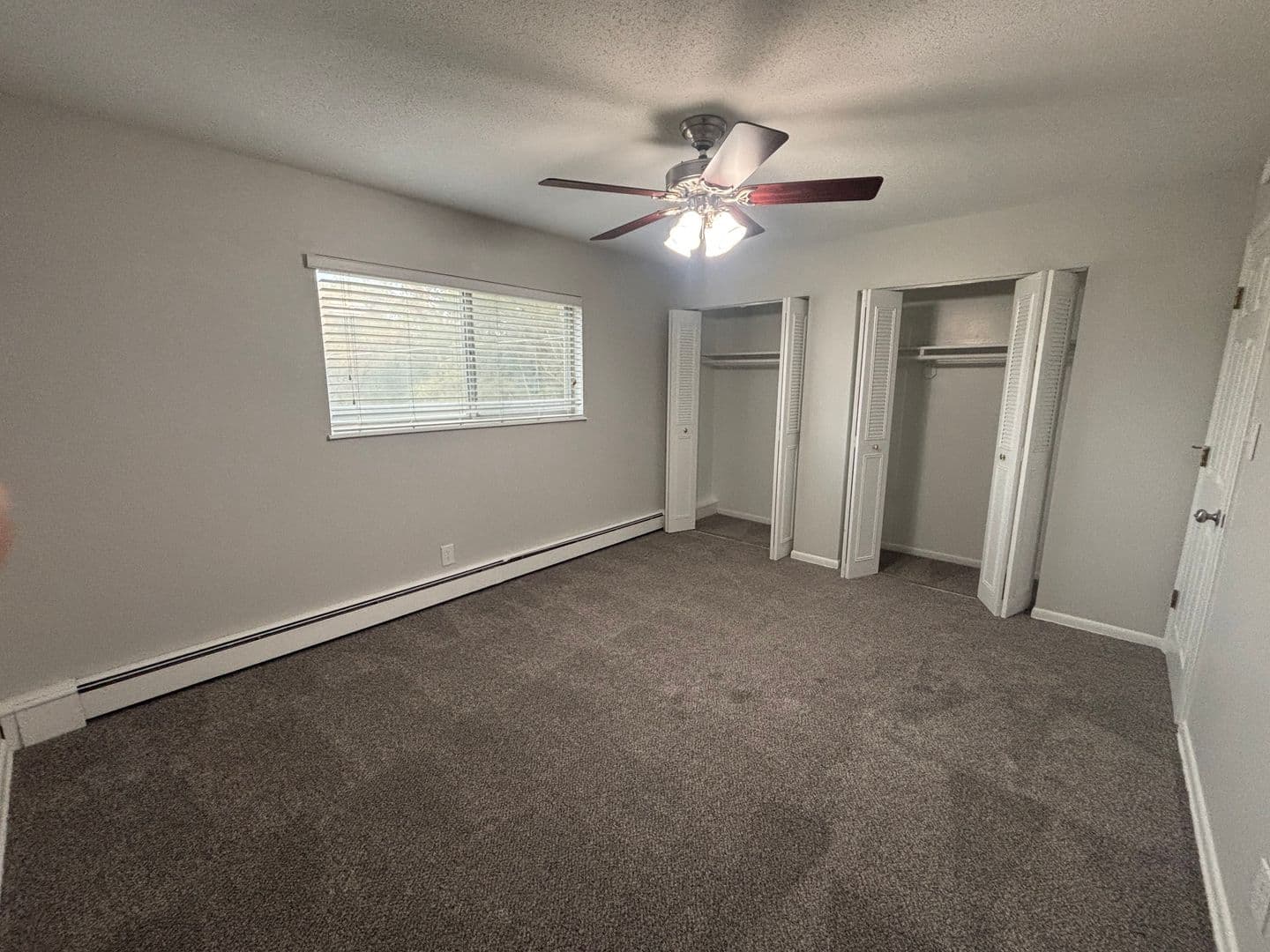 Urbandale Apartment: 7715 Hickman Road