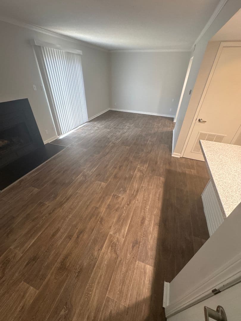 Clive Apartment: 11428 Forest Ave