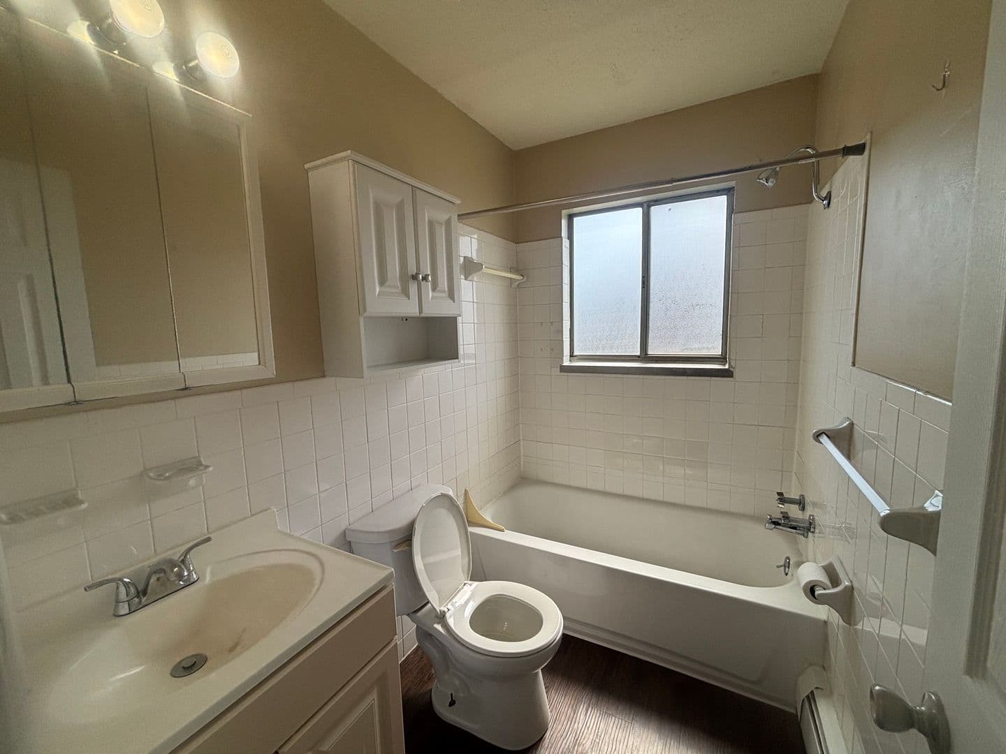 Des Moines Apartment: 2270 Bell Ave