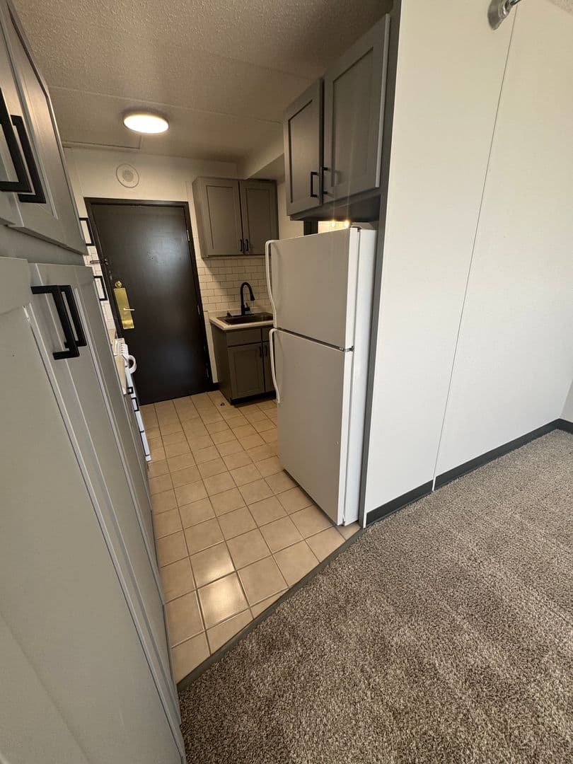 Clive Apartment: 11040 Hickman Road