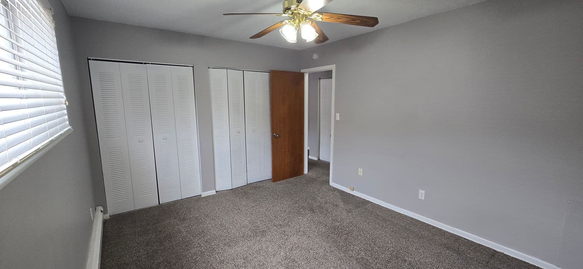 Urbandale Apartment: 7715 Hickman Road