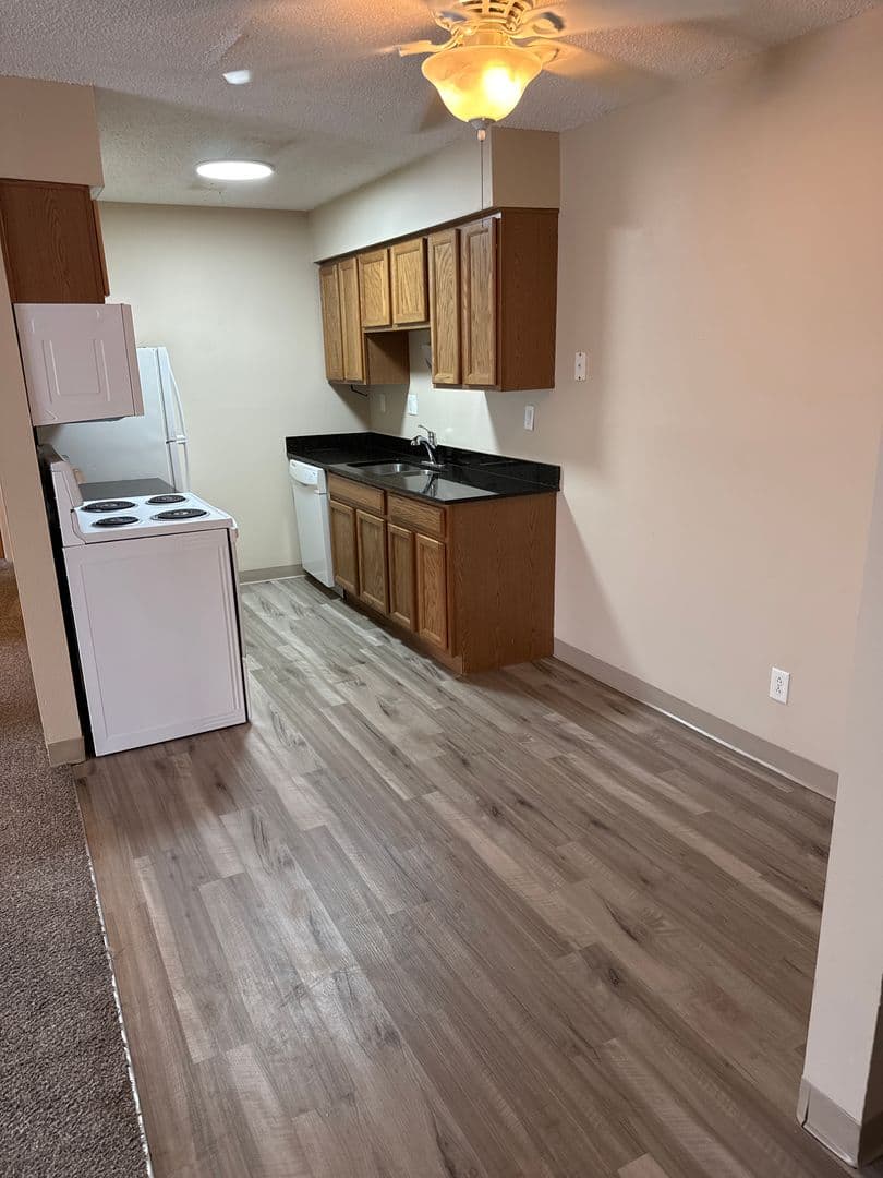 Waukee Apartment: 395 4th Street