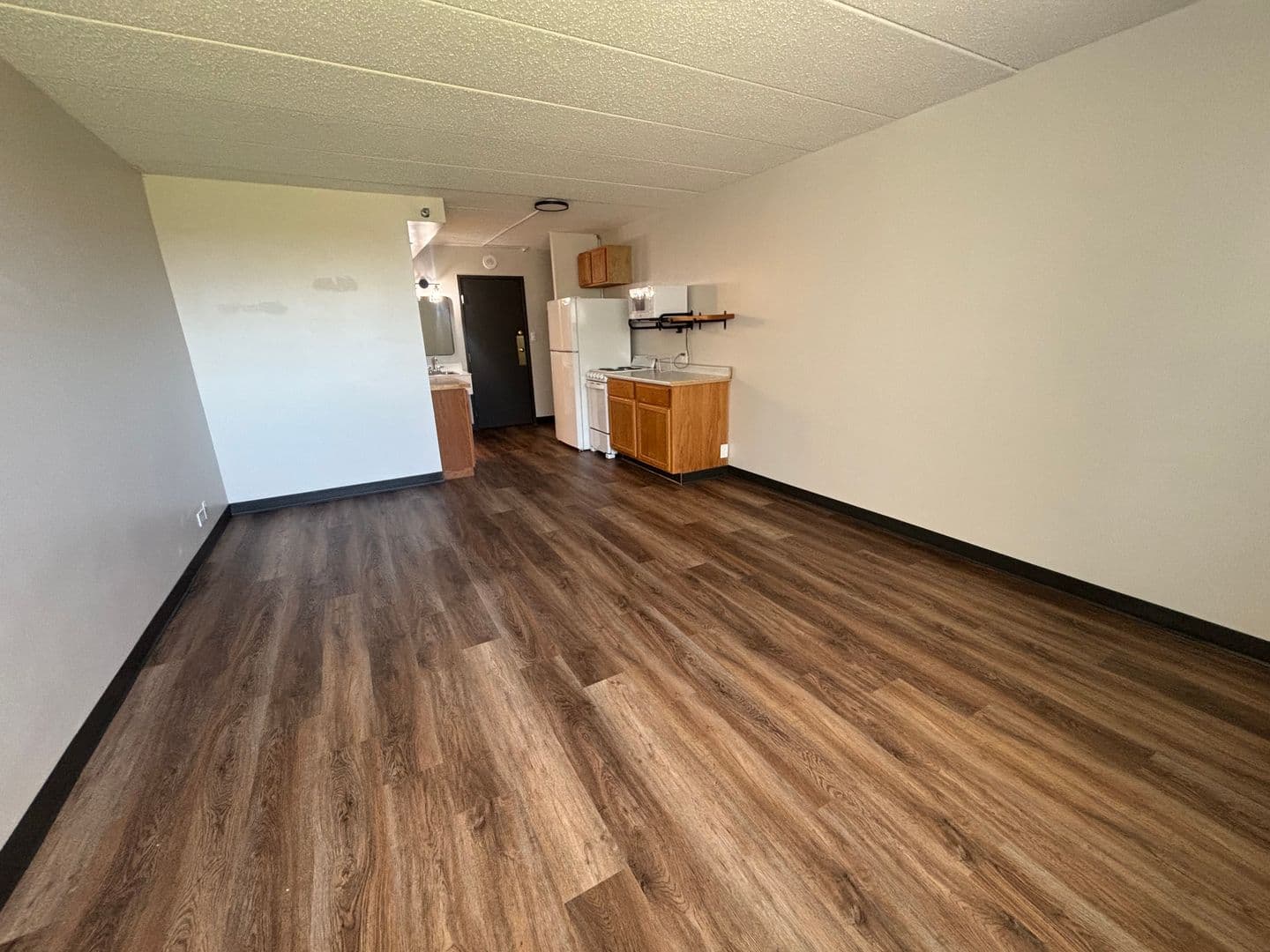 Clive Apartment: 11040 Hickman Road