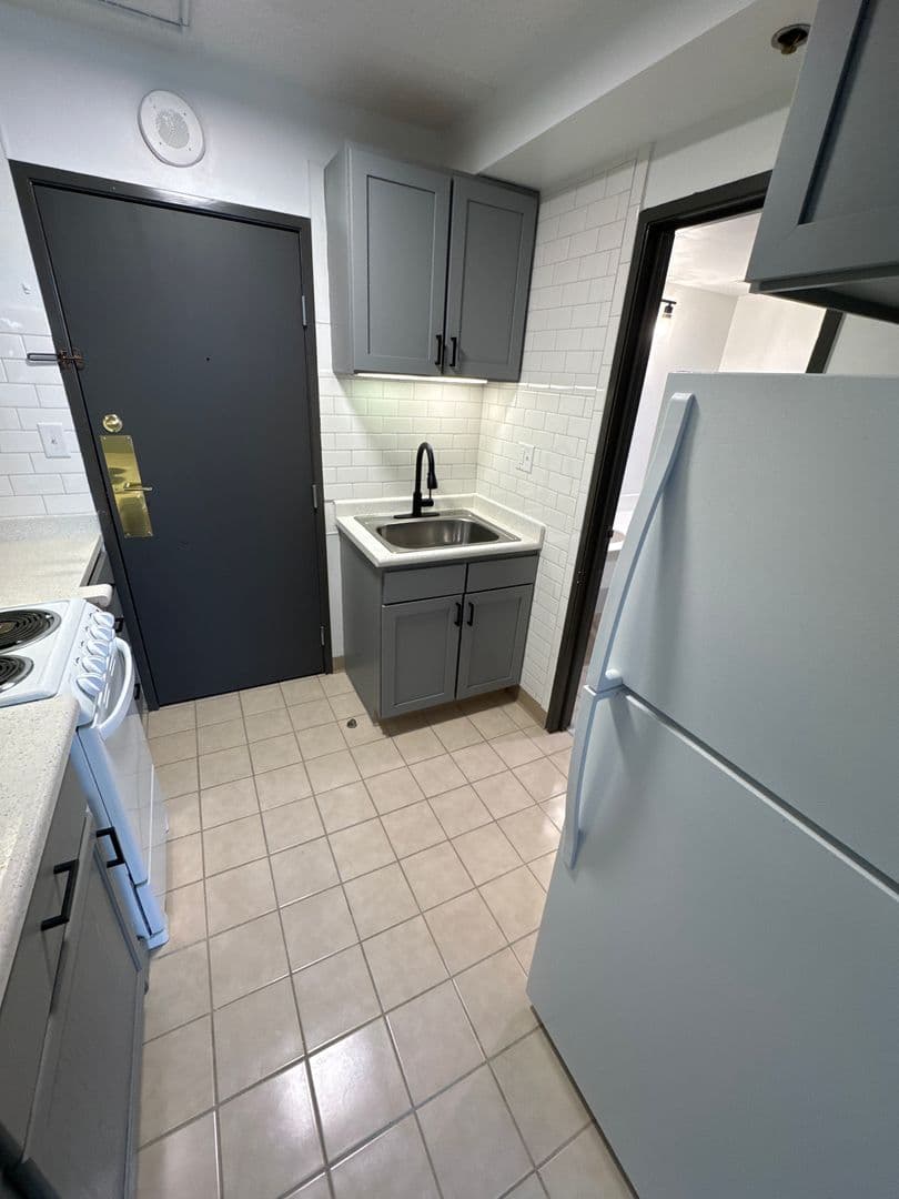 Clive Apartment: 11040 Hickman Road