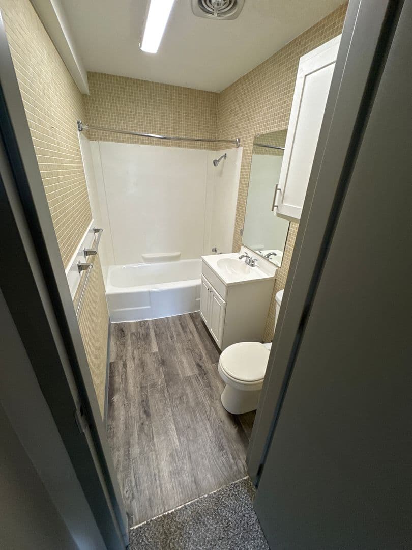 Des Moines Apartment: 2270 Bell Ave