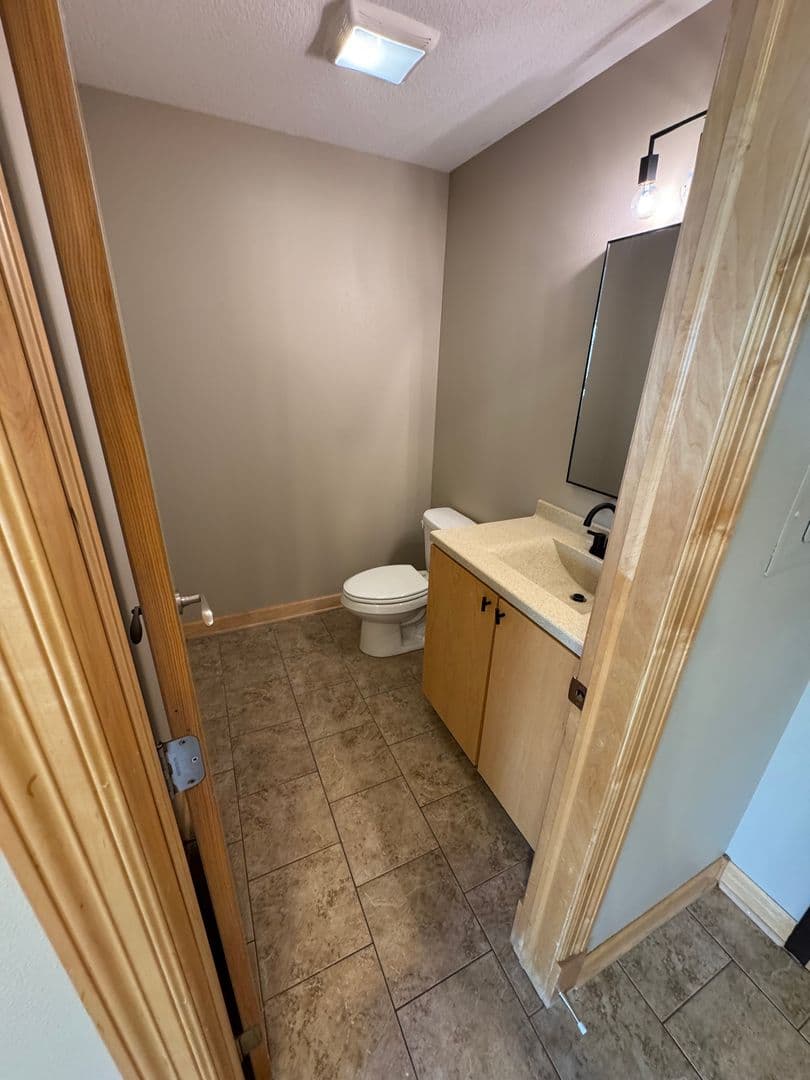 Windsor Heights Apartment: 6500 University Ave