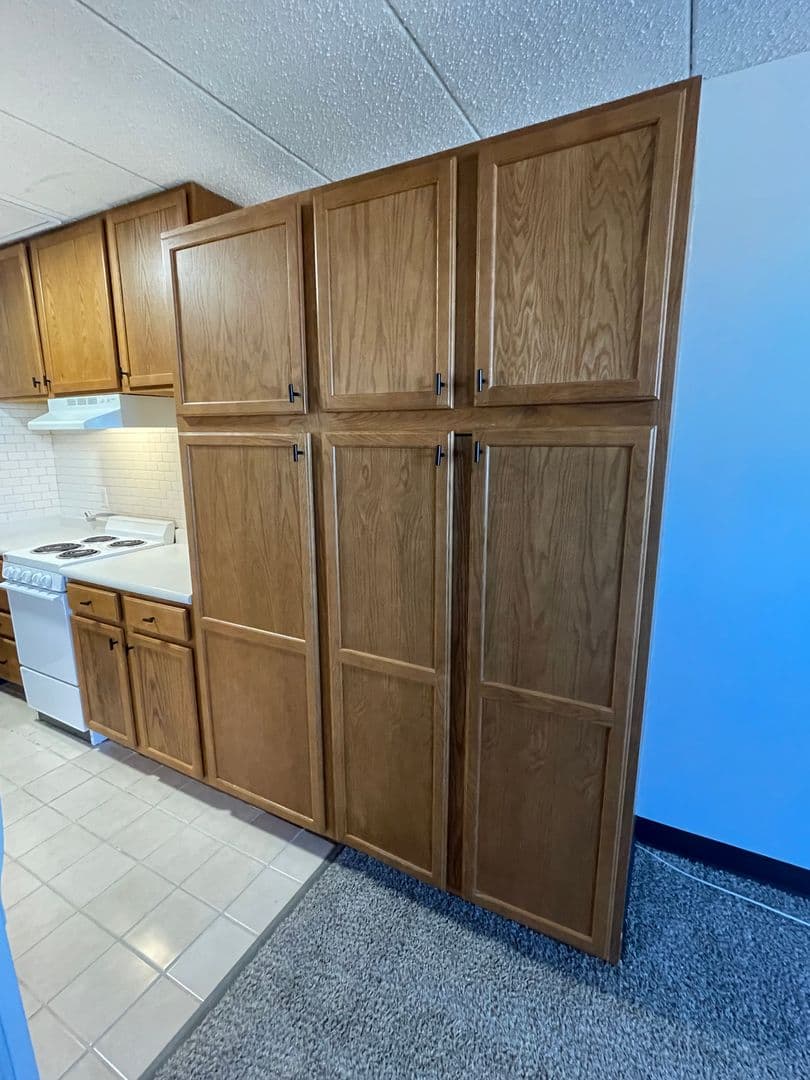 Clive Apartment: 11040 Hickman Road