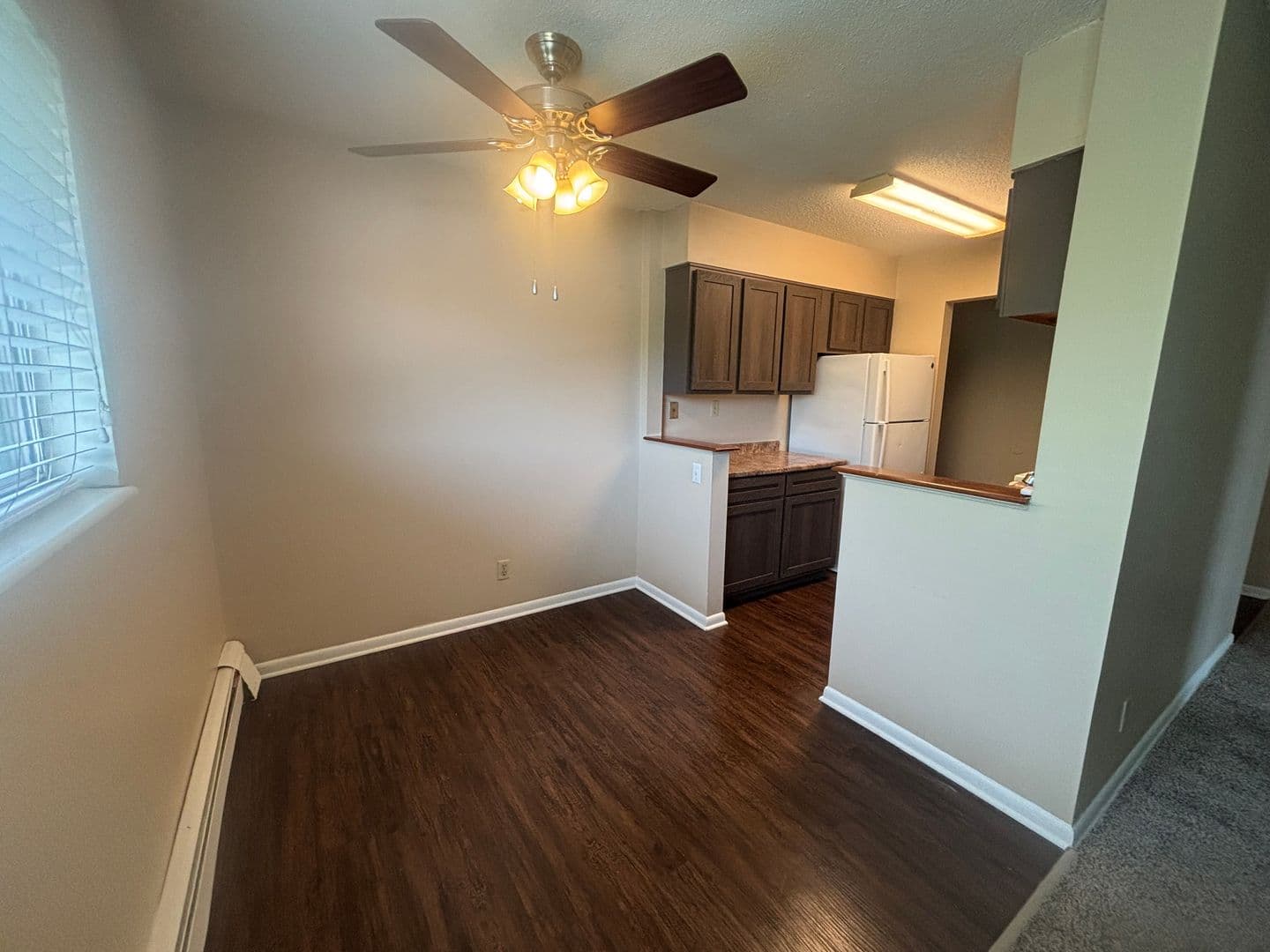 Urbandale Apartment: 7715 Hickman Road