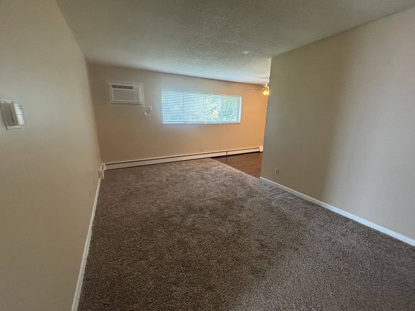 Urbandale Apartment: 7715 Hickman Road