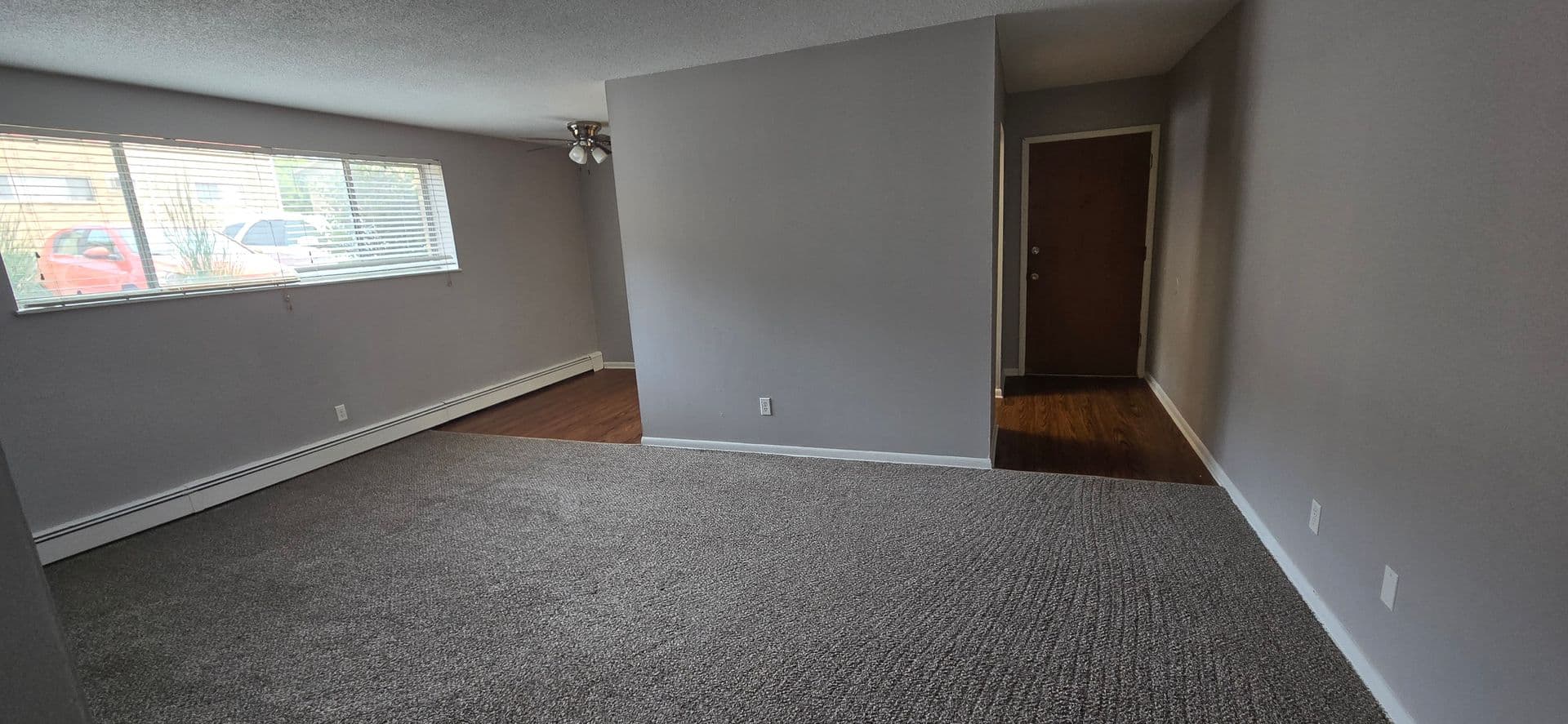 Urbandale Apartment: 7715 Hickman Road