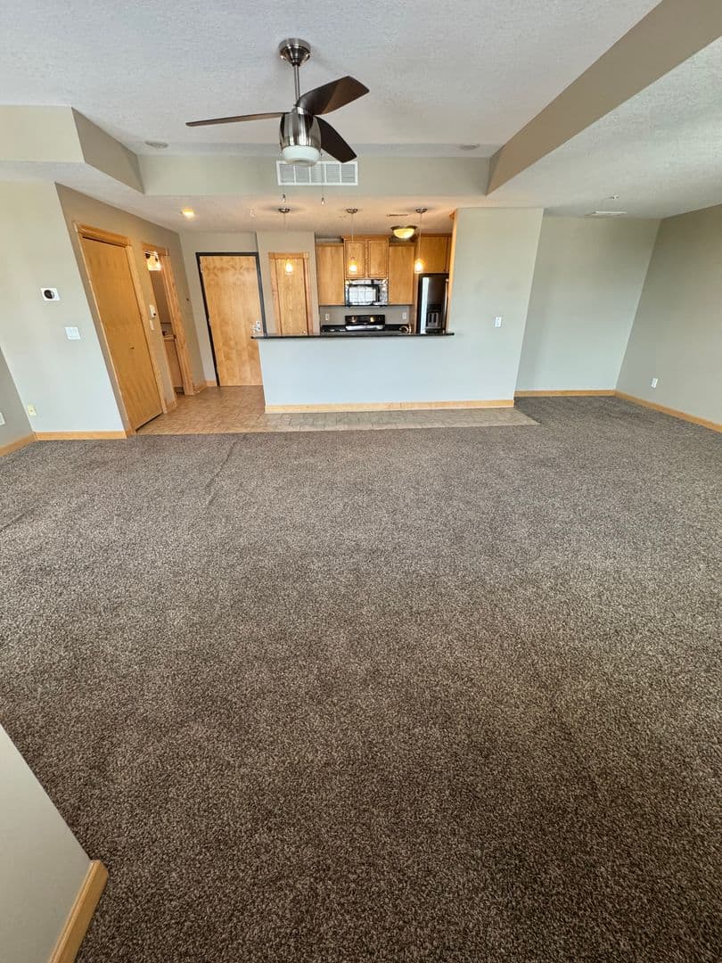 Windsor Heights Apartment: 6500 University Ave