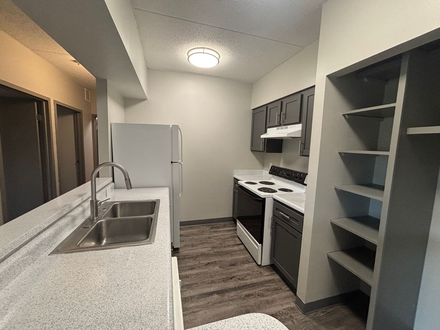 Des Moines Apartment: 2270 Bell Ave