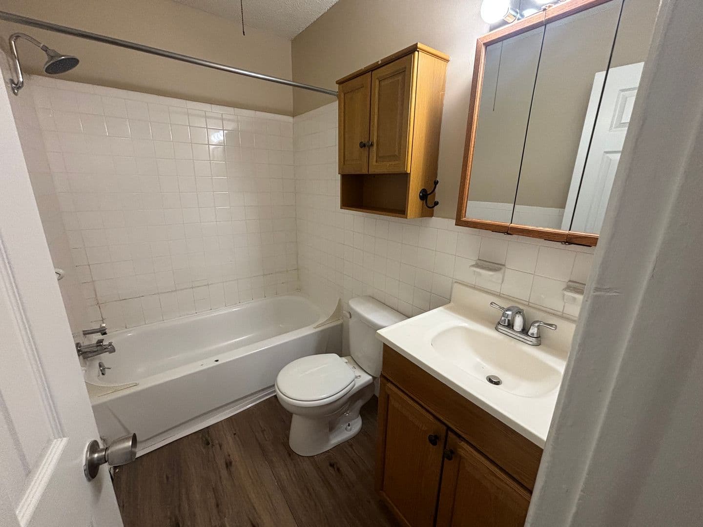 Urbandale Apartment: 7715 Hickman Road