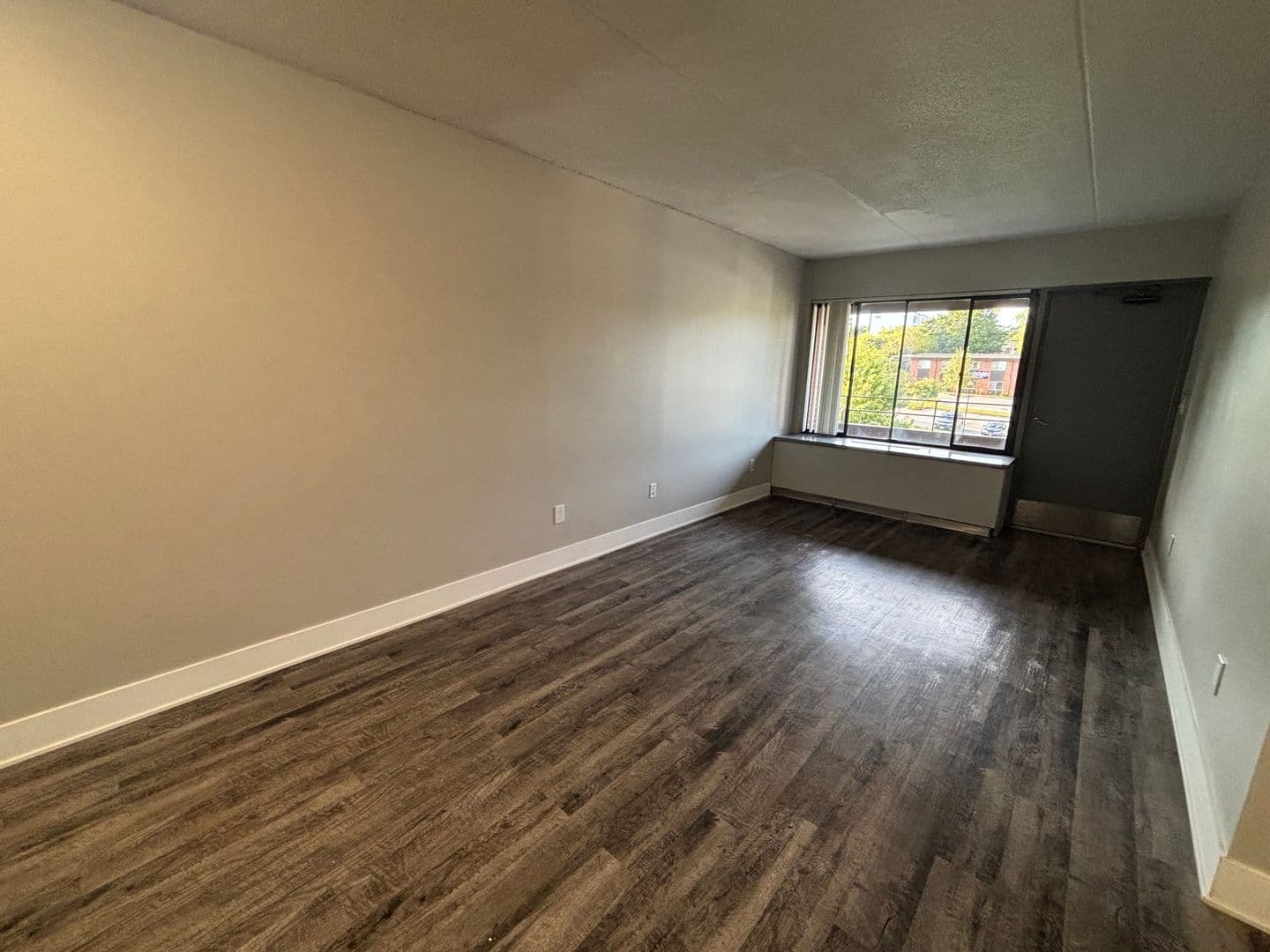 Des Moines Apartment: 2270 Bell Ave