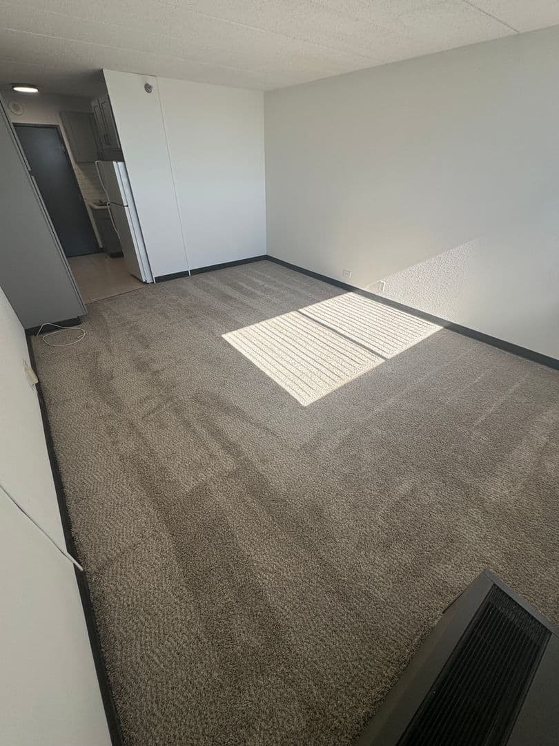 Clive Apartment: 11428 Forest Ave