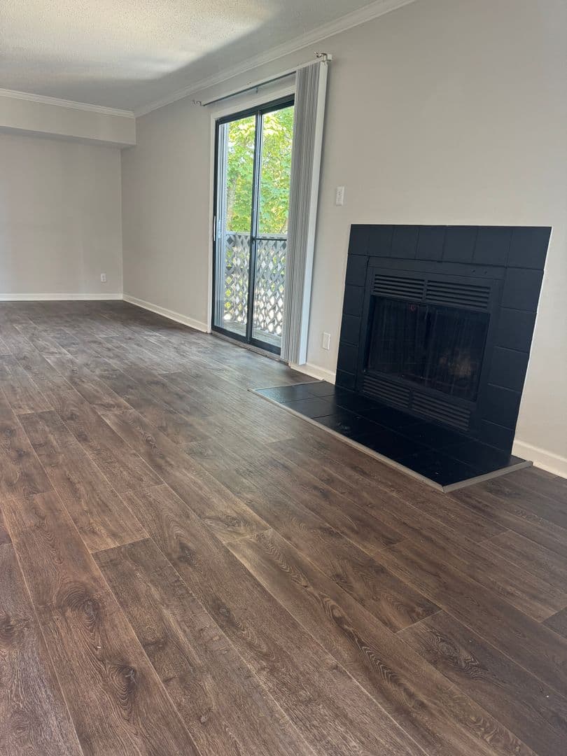 Clive Apartment: 11428 Forest Ave
