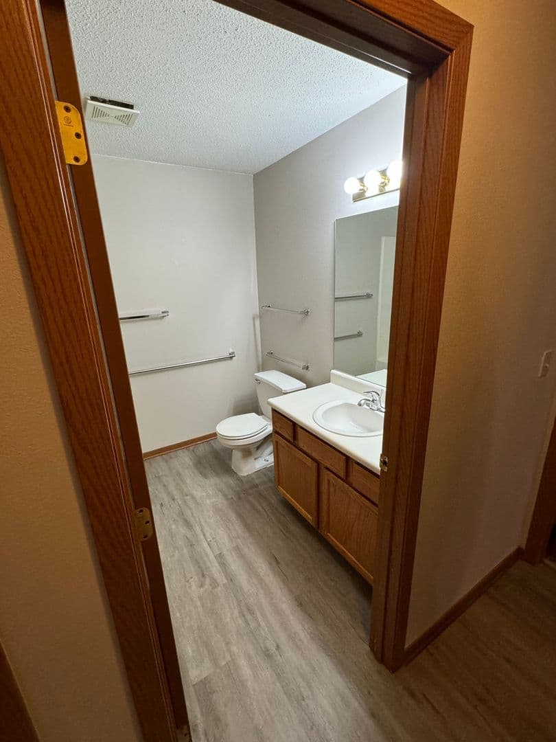 West Des Moines Apartment: 2625 Vine Street