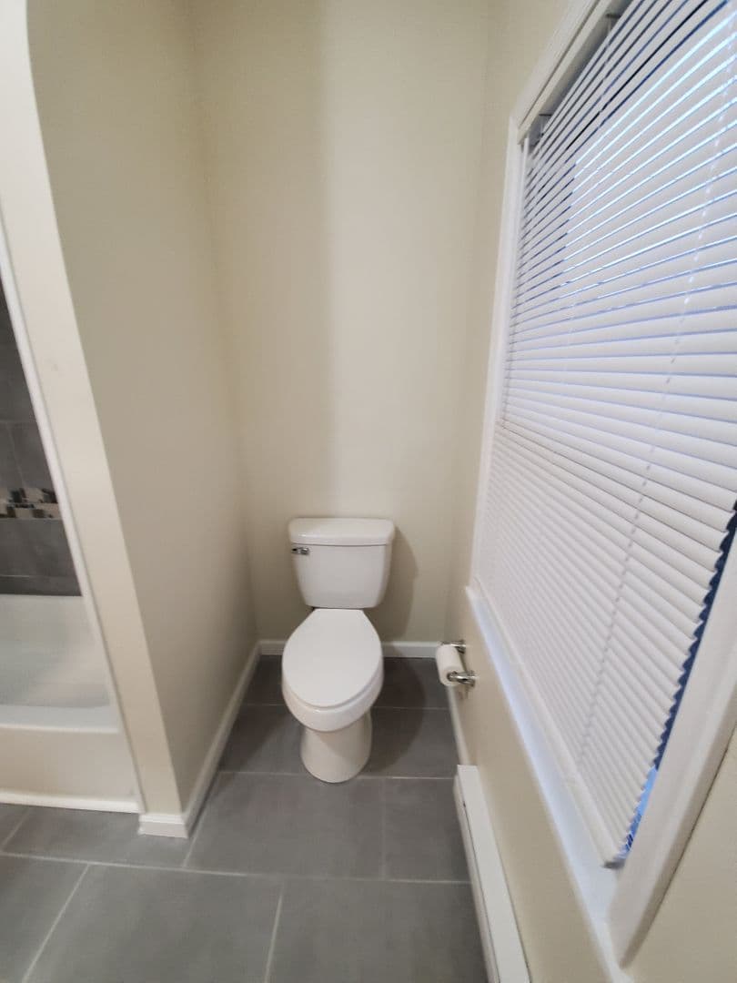 Philadelphia Apartment: 6532 Torresdale Ave