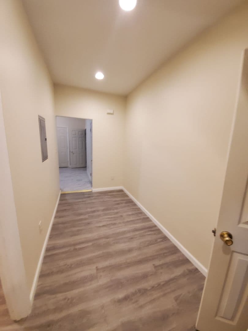 Philadelphia Apartment: 6532 Torresdale Ave