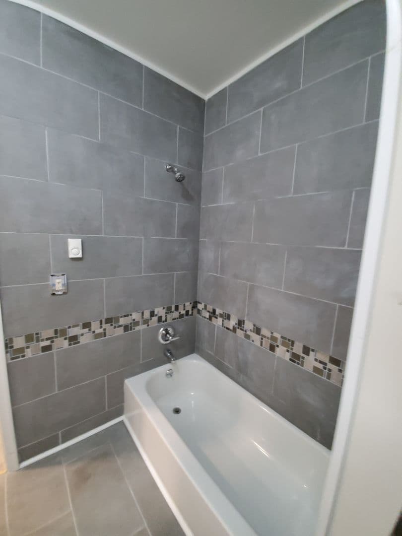 Philadelphia Apartment: 6532 Torresdale Ave