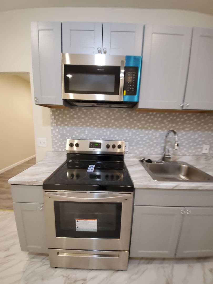 Philadelphia Apartment: 6532 Torresdale Ave