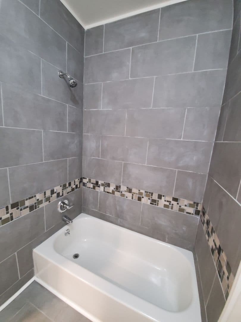 Philadelphia Apartment: 6532 Torresdale Ave