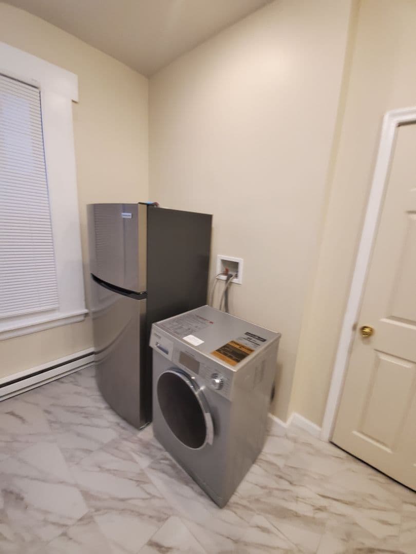 Philadelphia Apartment: 6532 Torresdale Ave