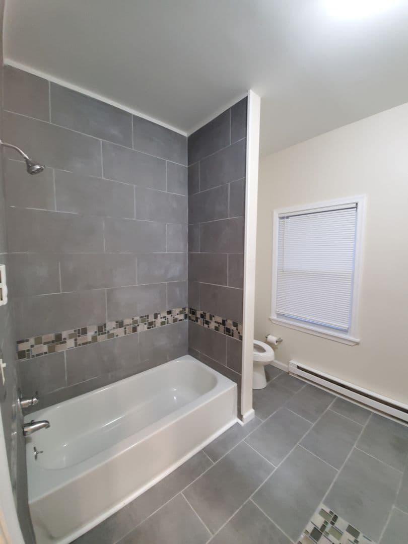 Philadelphia Apartment: 6532 Torresdale Ave