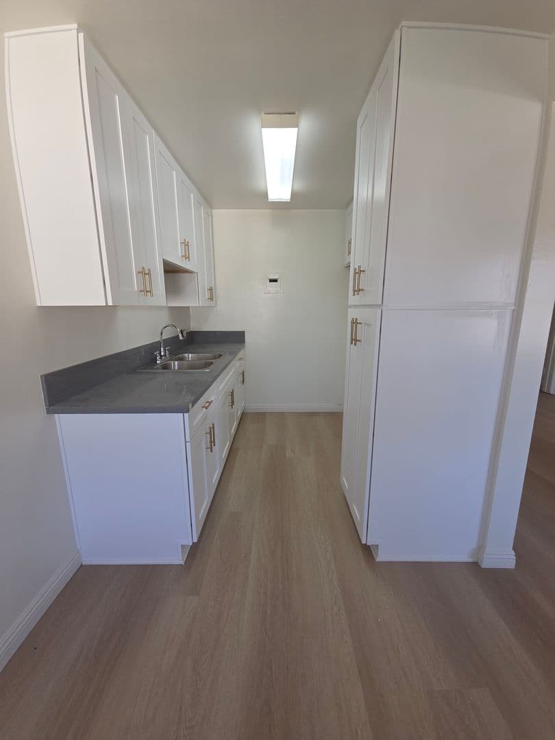 Glendale Apartment: 812 S. Glendale Avenue