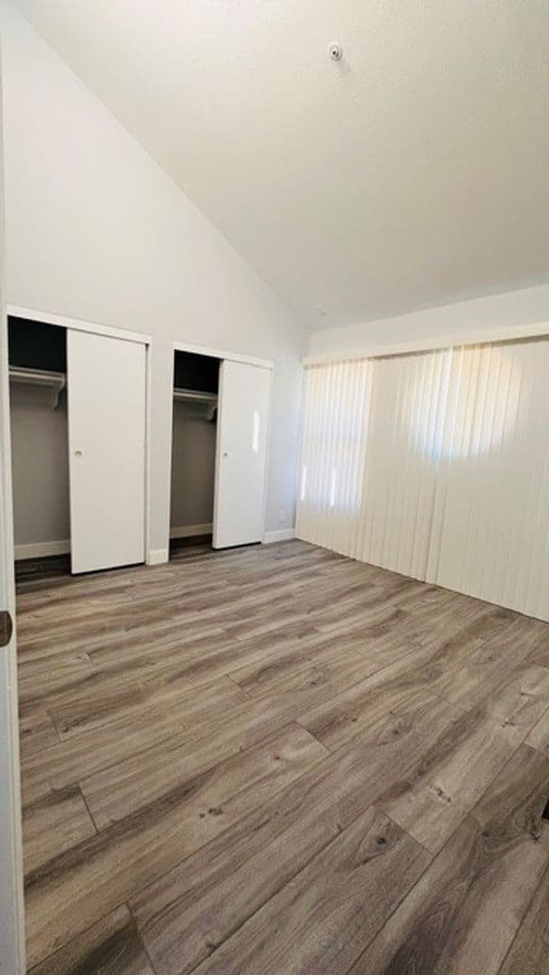 Winnetka Apartment: 19951 Roscoe Blvd.