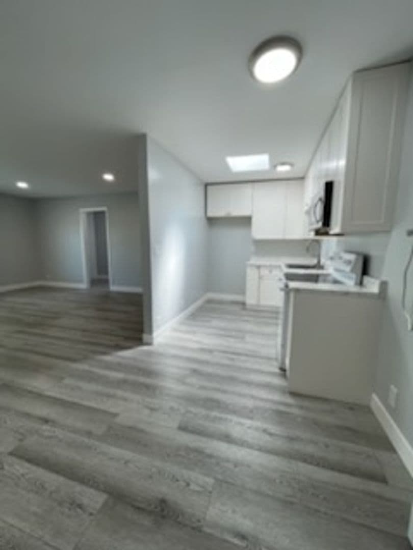 Reseda Apartment: 7251 Amigo Ave.