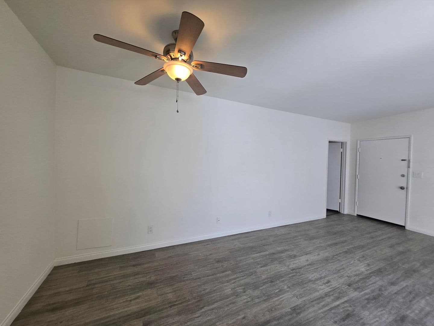 Burbank Apartment: 1907 W. Victory Boulevard