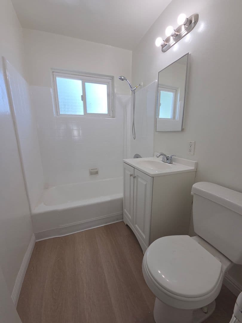 Glendale Apartment: 812 S. Glendale Avenue