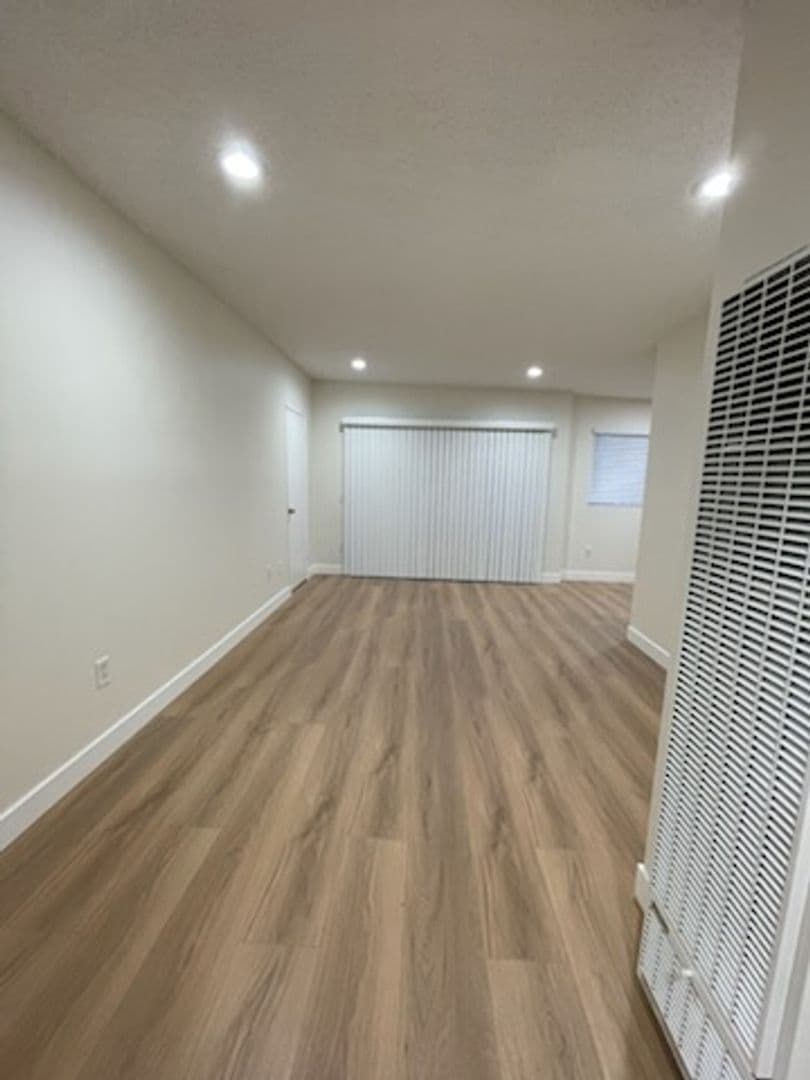 Reseda Apartment: 7255 Amigo Ave.