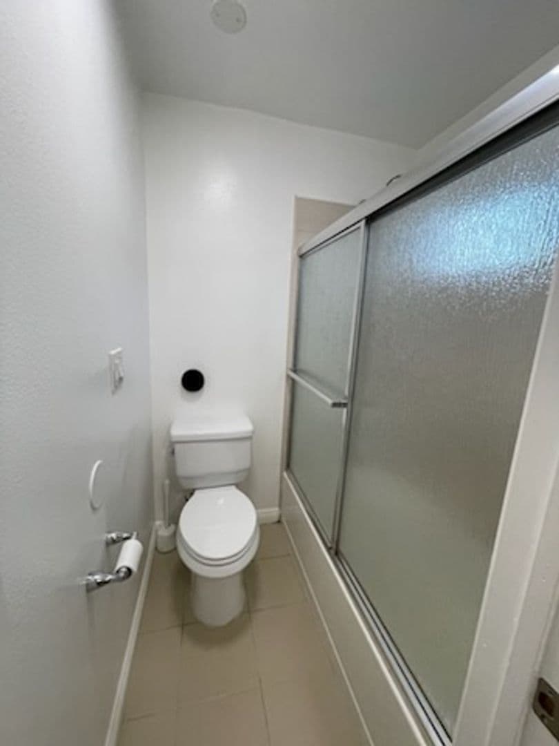 Reseda Apartment: 7261 Amigo Ave.