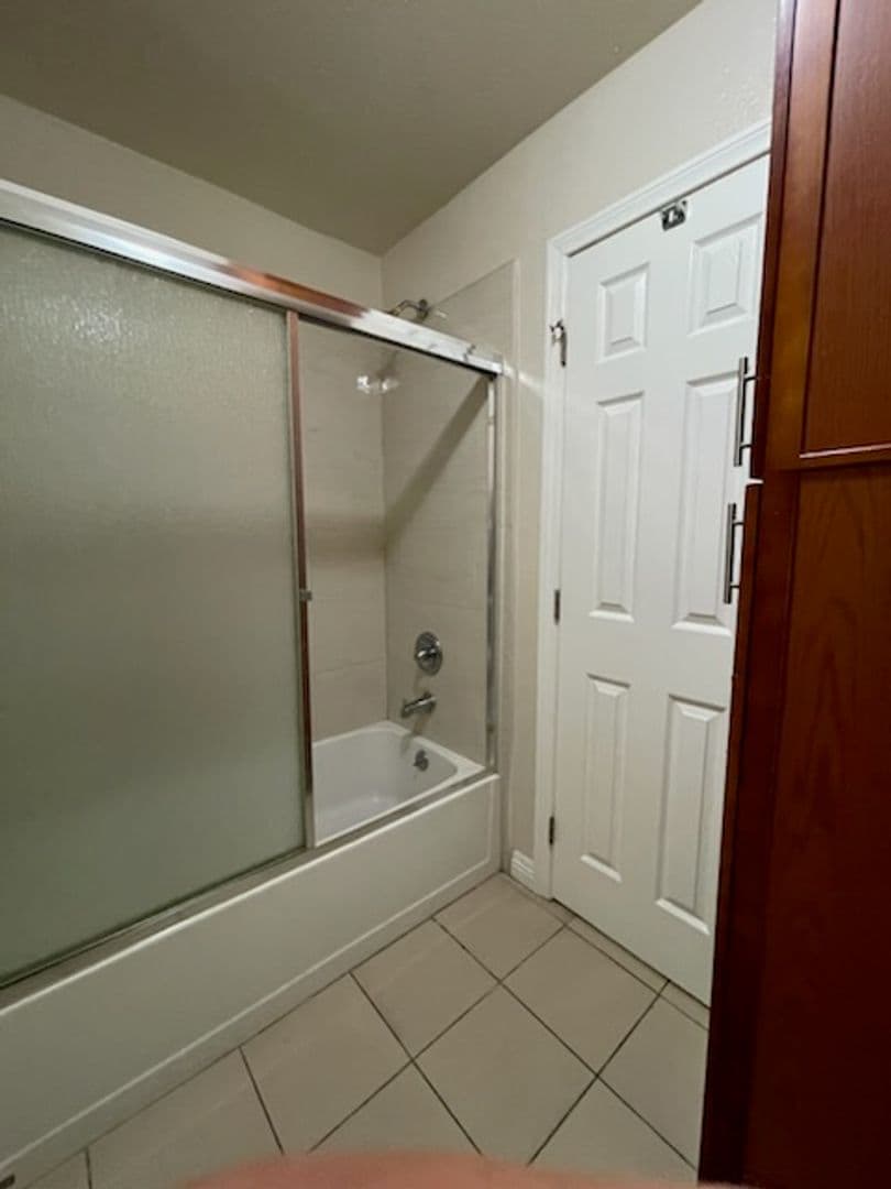 Reseda Apartment: 7261 Amigo Ave.
