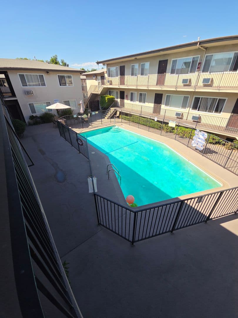 Glendale Apartment: 812 S. Glendale Avenue