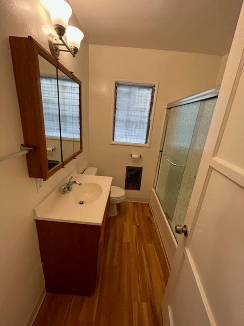 Glendale Apartment: 1515 E. Broadway