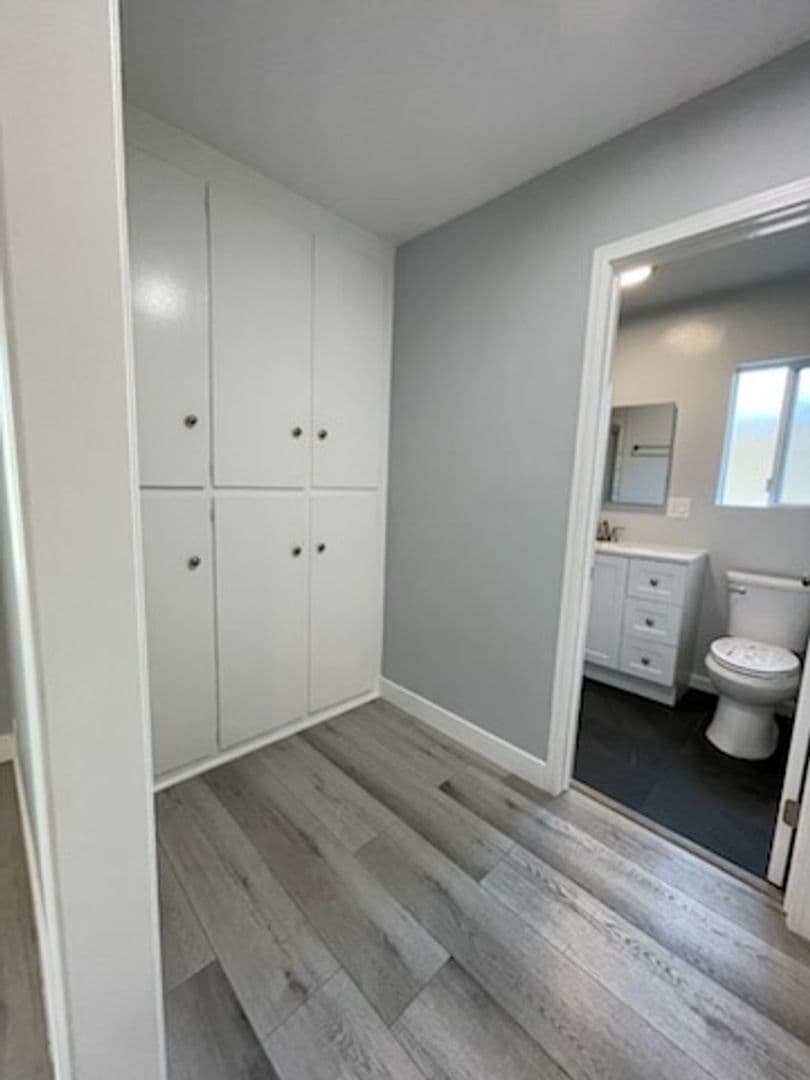 Reseda Apartment: 7251 Amigo Ave.