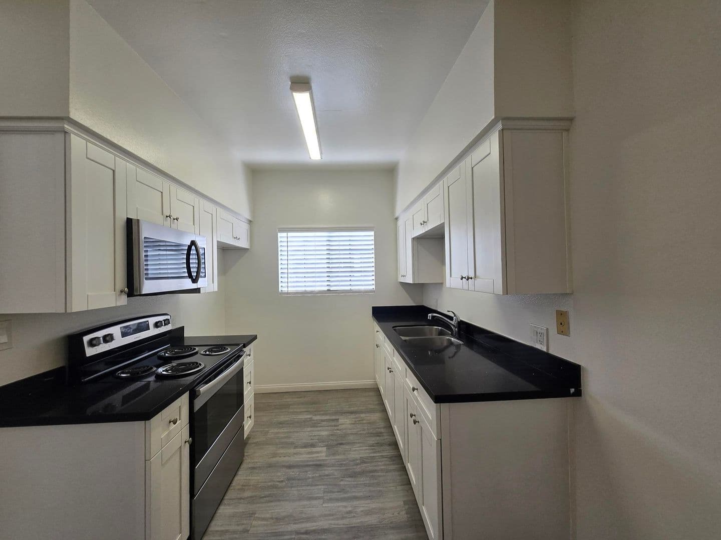 Burbank Apartment: 1907 W. Victory Boulevard