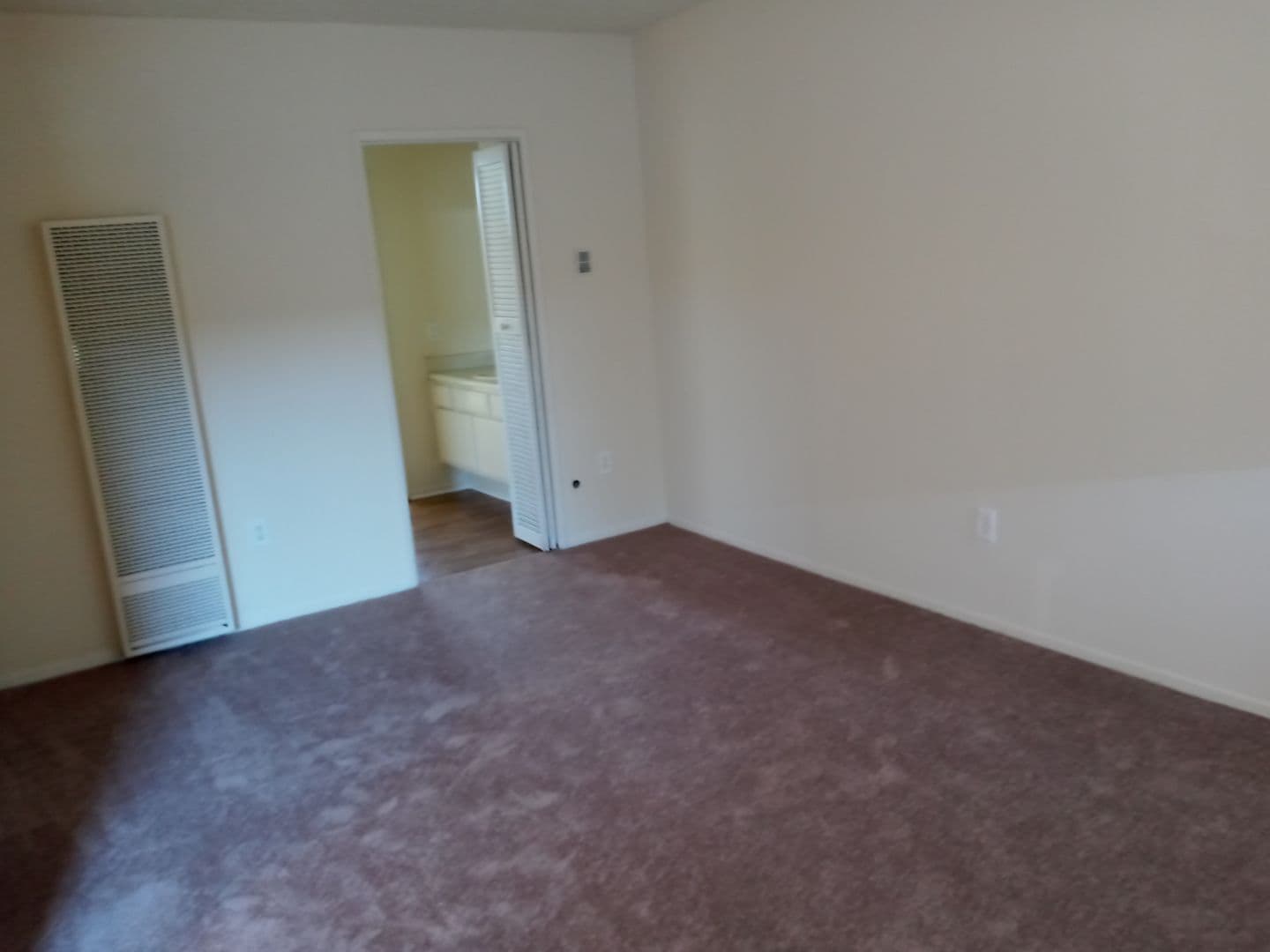 North Hollywood Apartment: 6129 N. Cahuenga Boulevard
