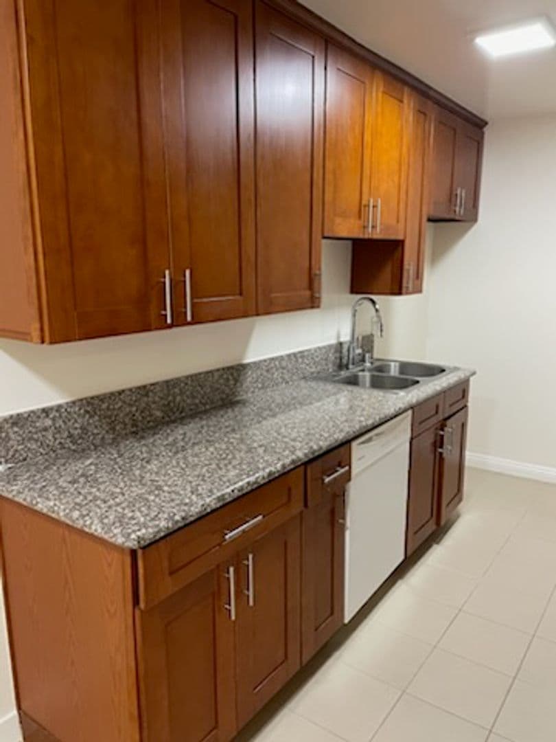 Reseda Apartment: 7261 Amigo Ave.
