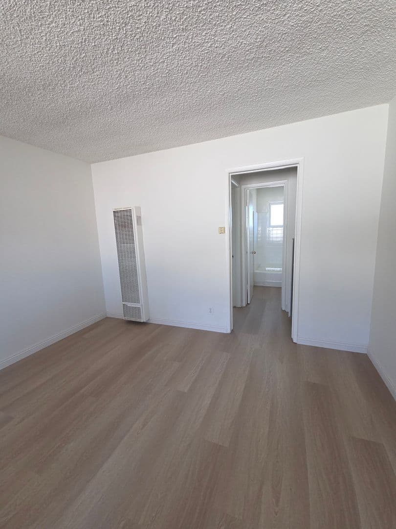 Glendale Apartment: 812 S. Glendale Avenue