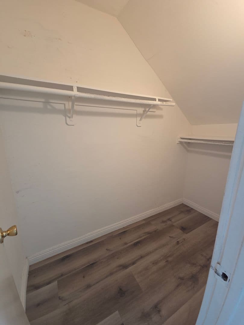 Glendale Apartment: 828 S. Glendale Avenue