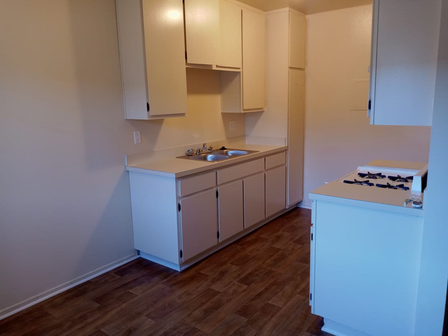 North Hollywood Apartment: 6129 N. Cahuenga Boulevard
