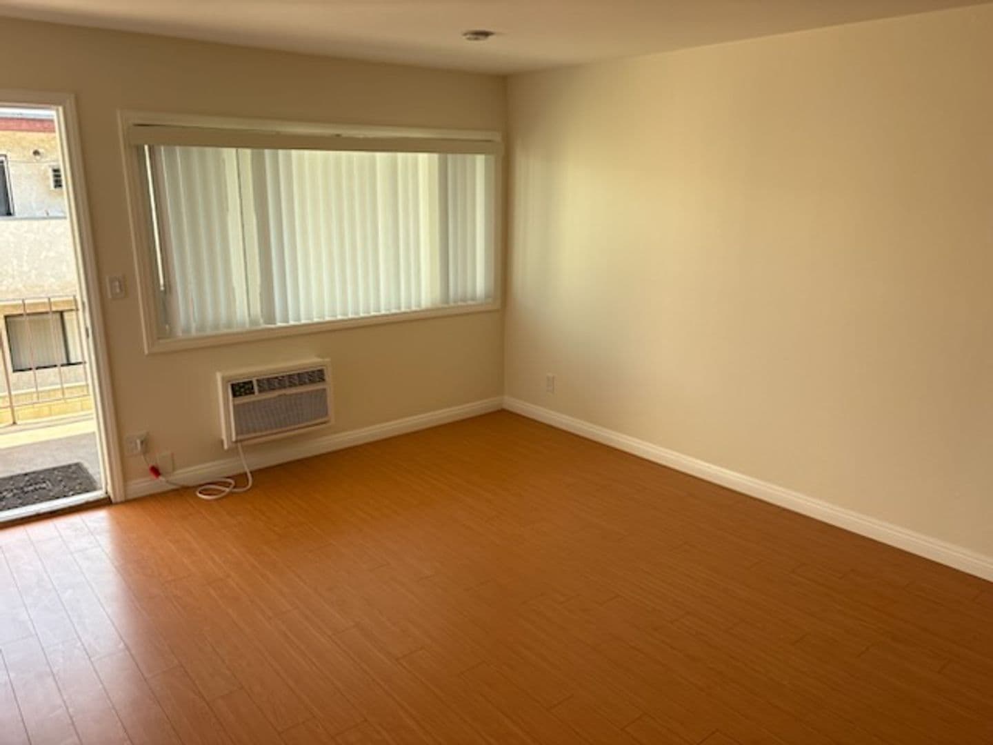 Reseda Apartment: 7261 Amigo Ave.