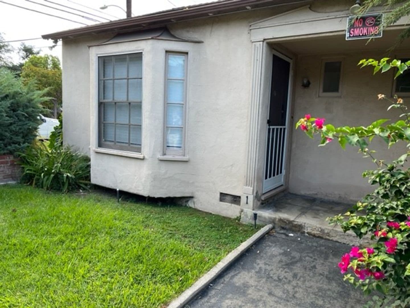 Glendale Apartment: 617-621 N. Columbus Avenue