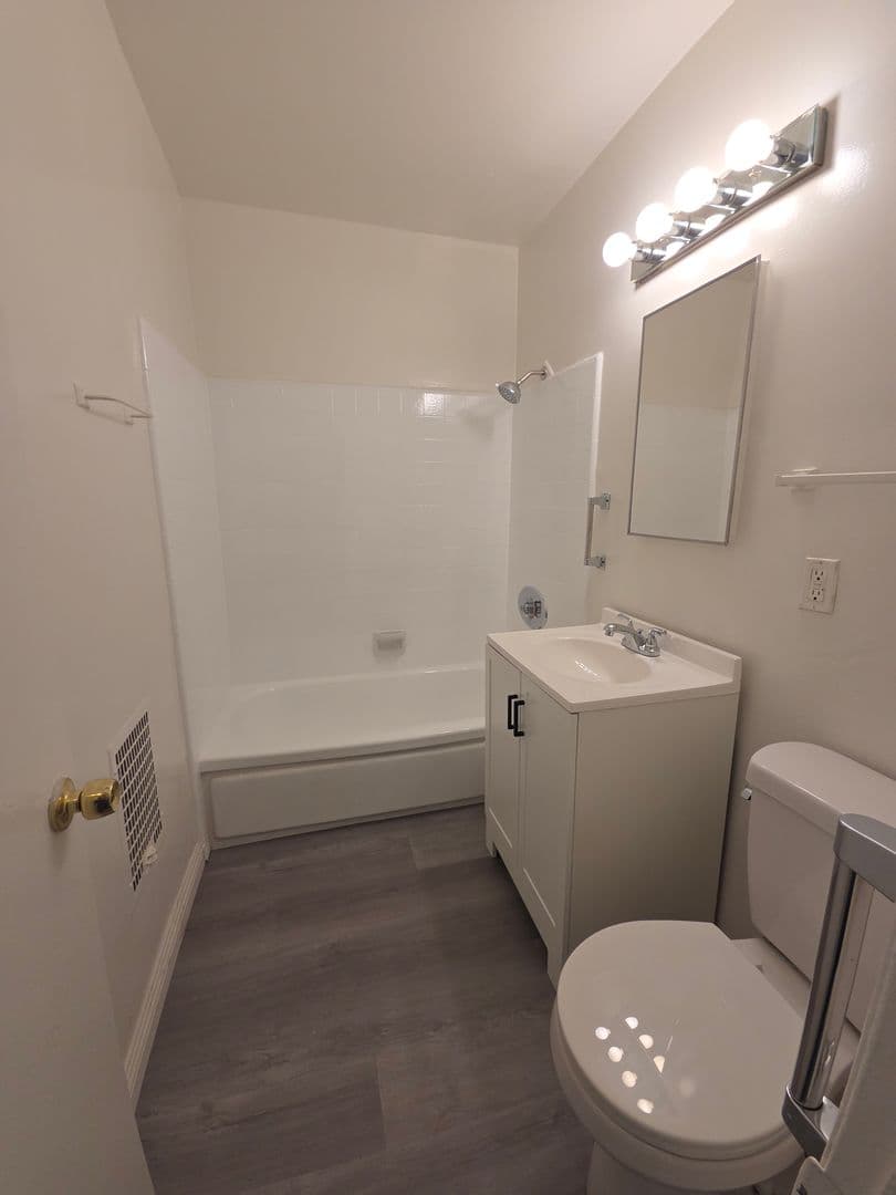 Glendale Apartment: 914-920 S. Central Avenue