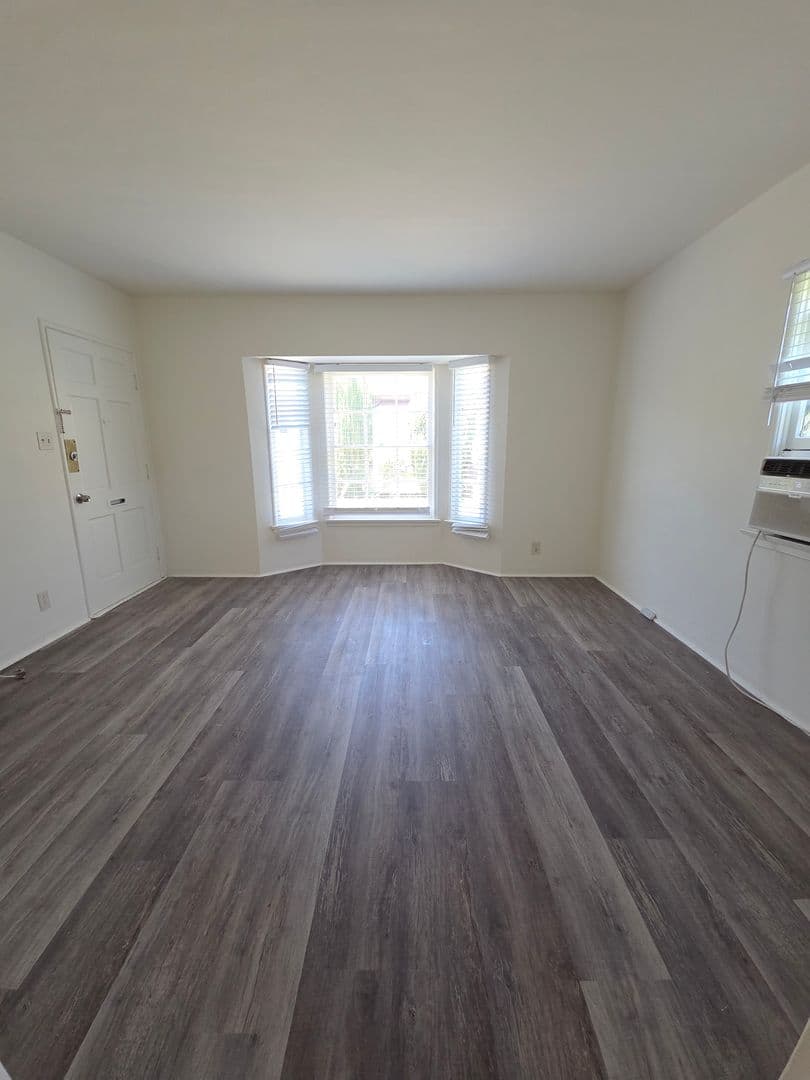 Glendale Apartment: 617-621 N. Columbus Avenue